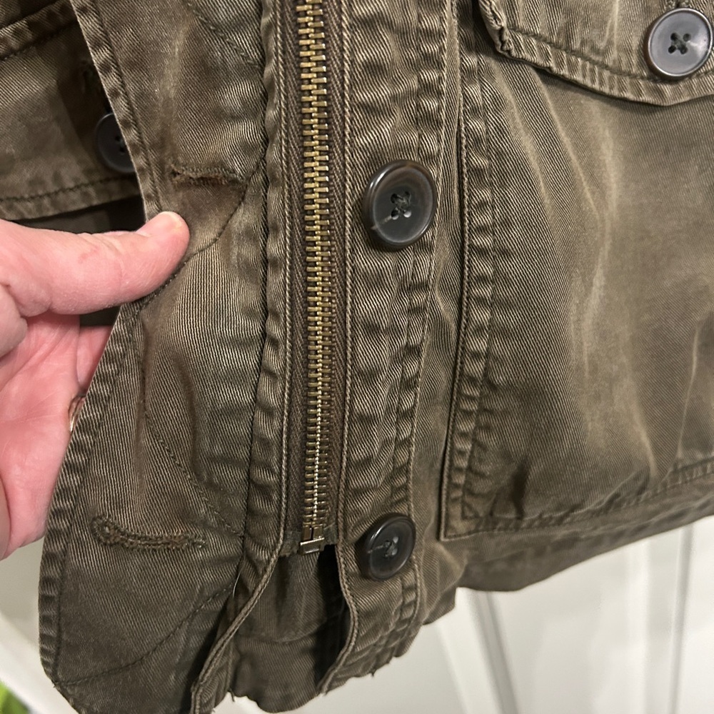 Like new Lucky Brand size XS Olive green Utility Jacket. Lightweight. Gorgeous! - Picture 10 of 16